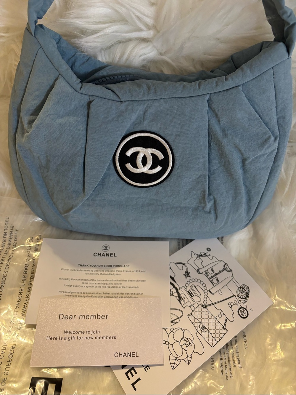 CC BEAUTE Mist Blue Nylon Quilted Bag - Picture 4 of 7